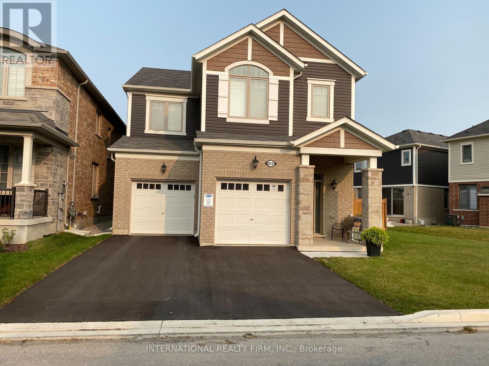 612 Juneberry Court, Milton, Ontario  L9E 1M8 - Photo 2 - W12470645