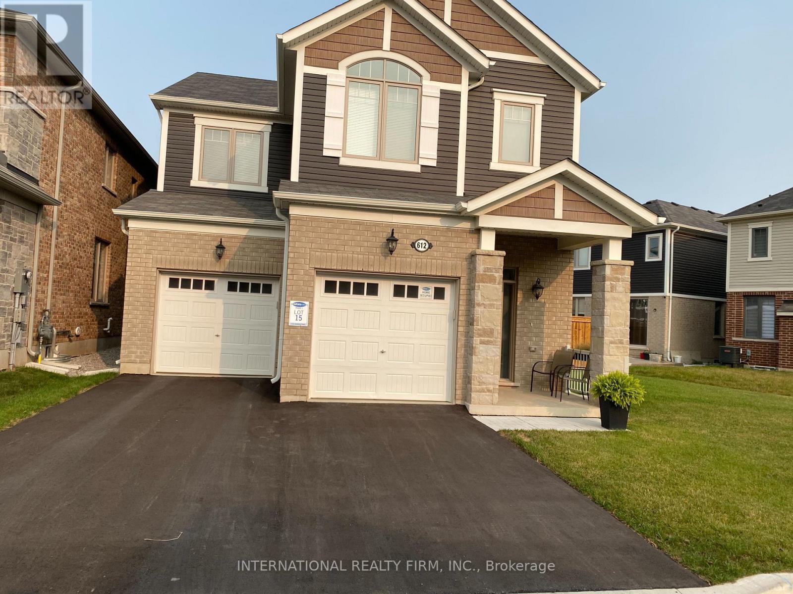 612 Juneberry Court, Milton, Ontario  L9E 1M8 - Photo 3 - W12470645