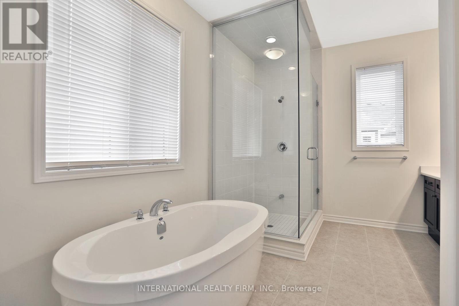 612 Juneberry Court, Milton, Ontario  L9E 1M8 - Photo 34 - W12470645