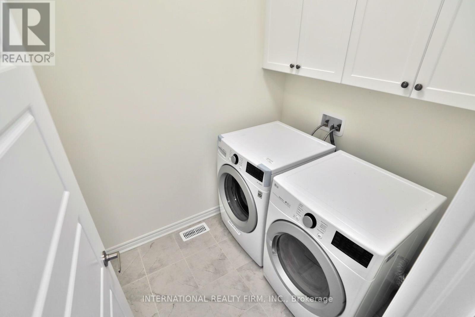 612 Juneberry Court, Milton, Ontario  L9E 1M8 - Photo 40 - W12470645