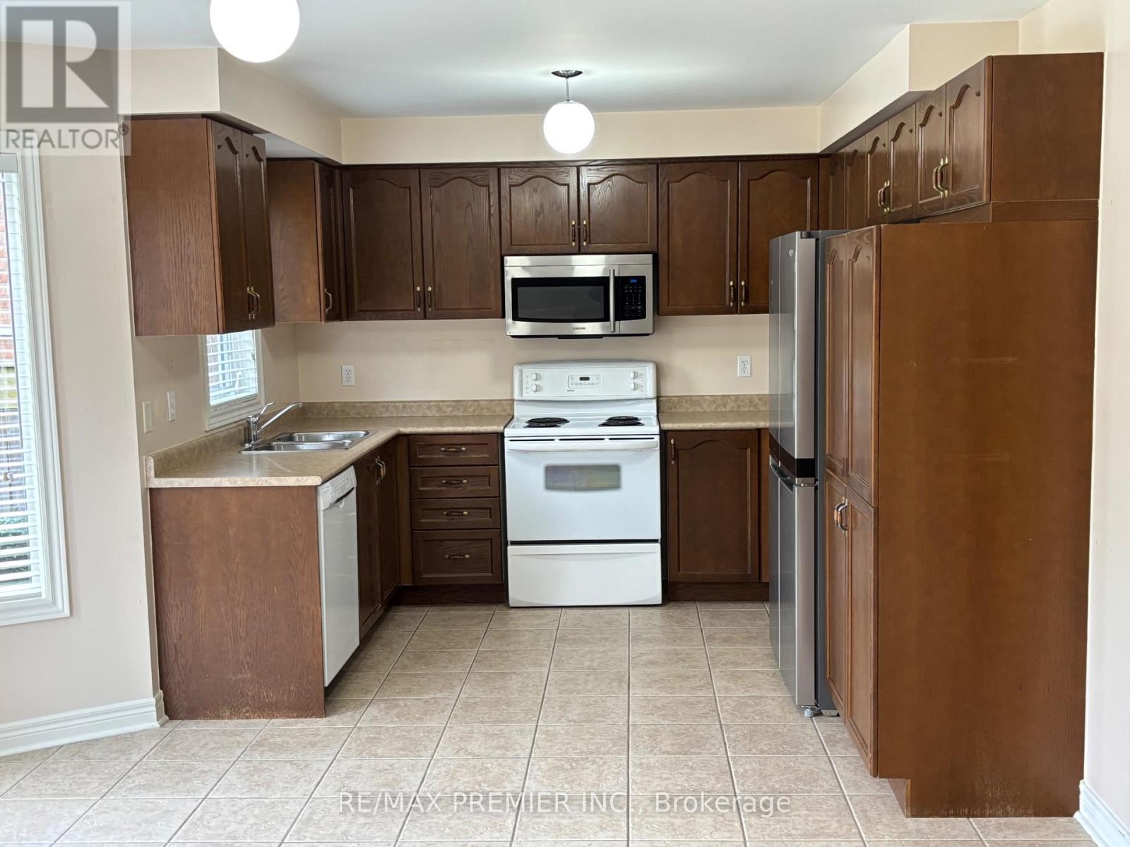 325 Vellore Avenue, Vaughan, Ontario  L4H 2Z2 - Photo 11 - N12470422