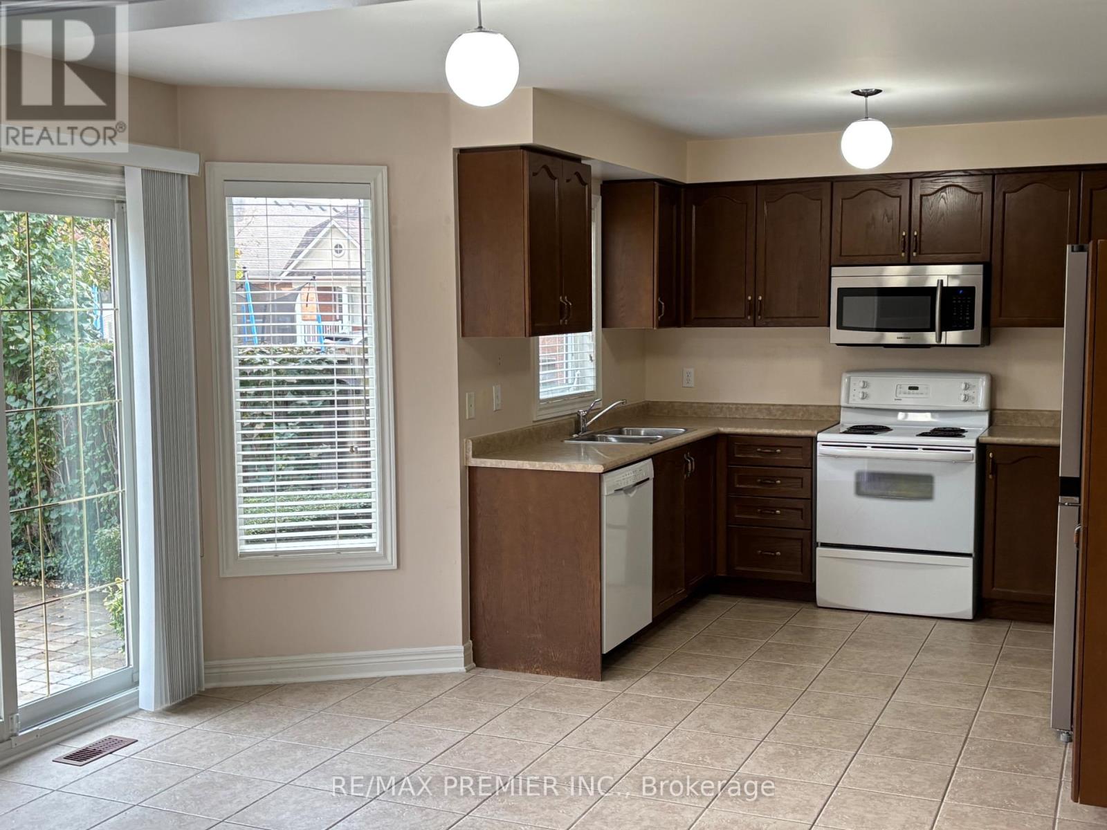 325 Vellore Avenue, Vaughan, Ontario  L4H 2Z2 - Photo 12 - N12470422