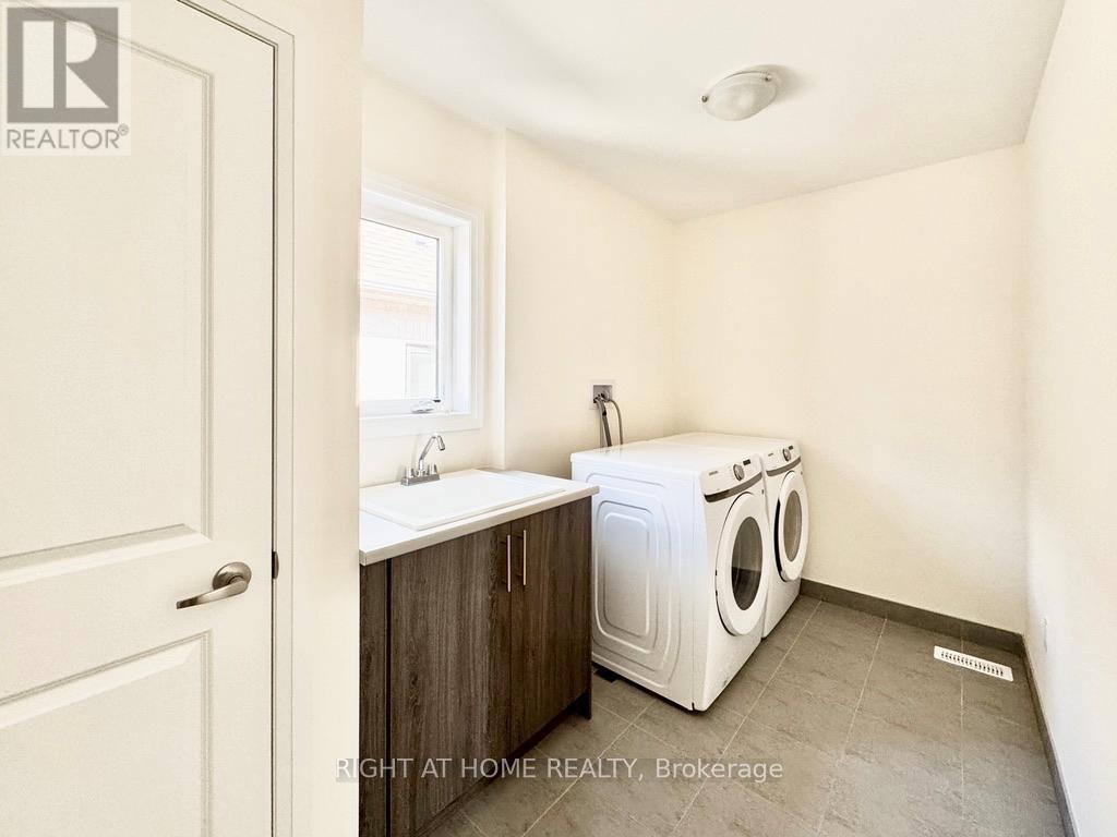 Upper - 70 Bearberry Road, Springwater, Ontario  L9X 2E1 - Photo 12 - S12470646