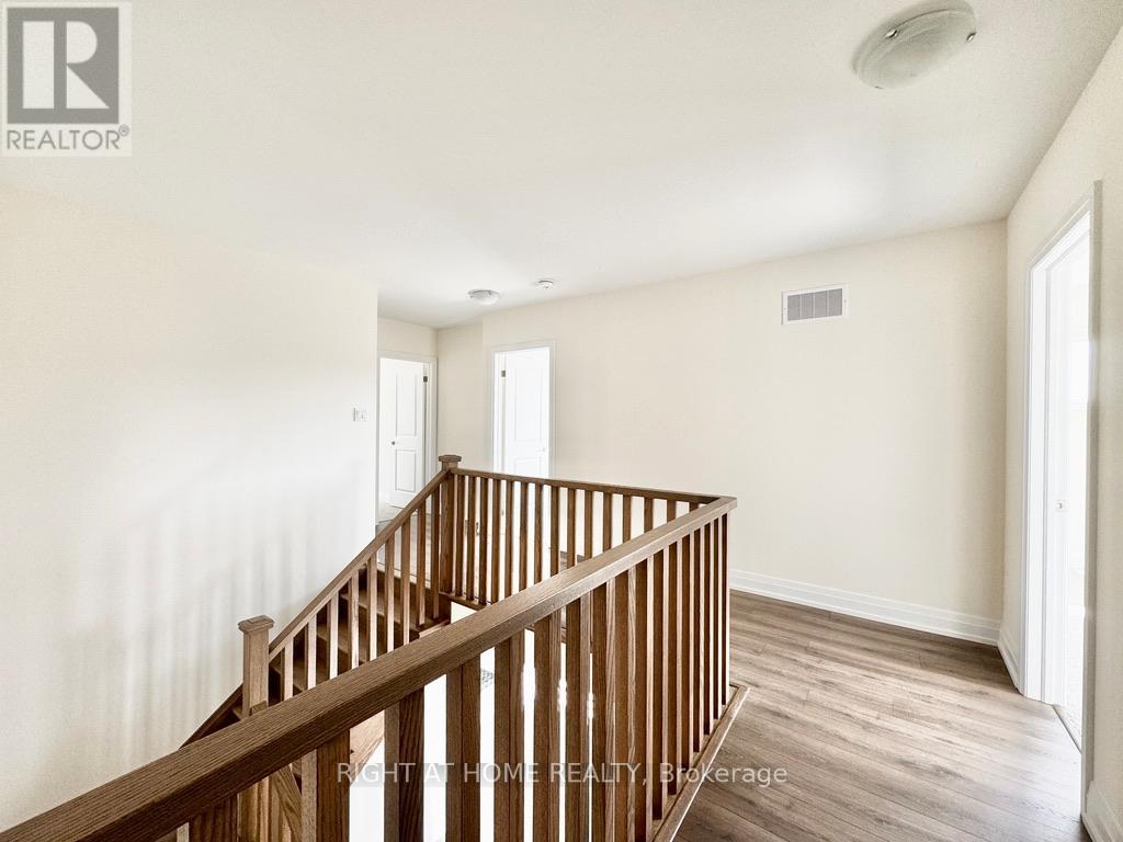Upper - 70 Bearberry Road, Springwater, Ontario  L9X 2E1 - Photo 13 - S12470646