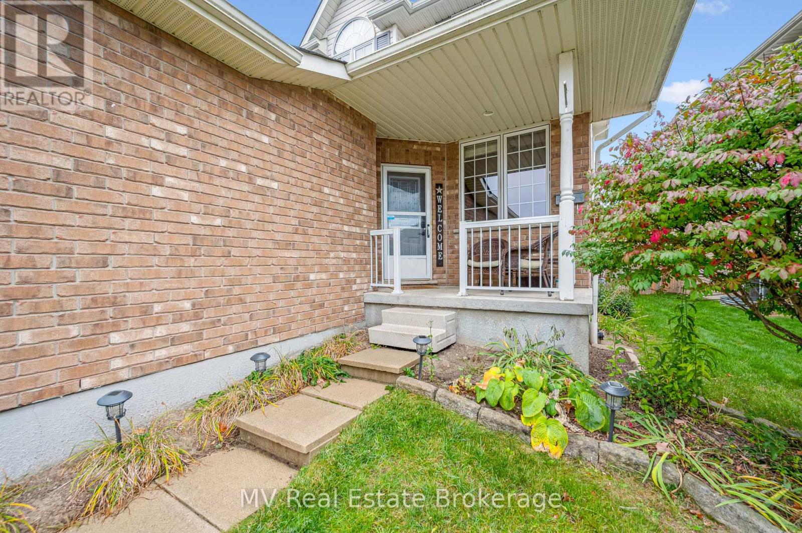 539 Black Street, Centre Wellington (Fergus), Ontario  N1M 0A3 - Photo 5 - X12470655