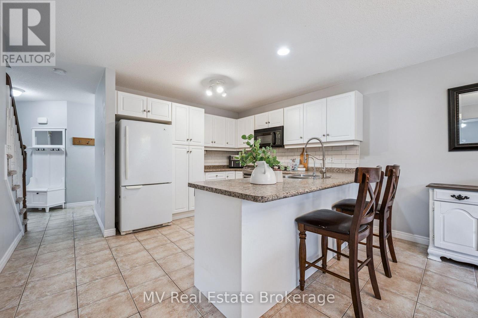 539 Black Street, Centre Wellington (Fergus), Ontario  N1M 0A3 - Photo 9 - X12470655