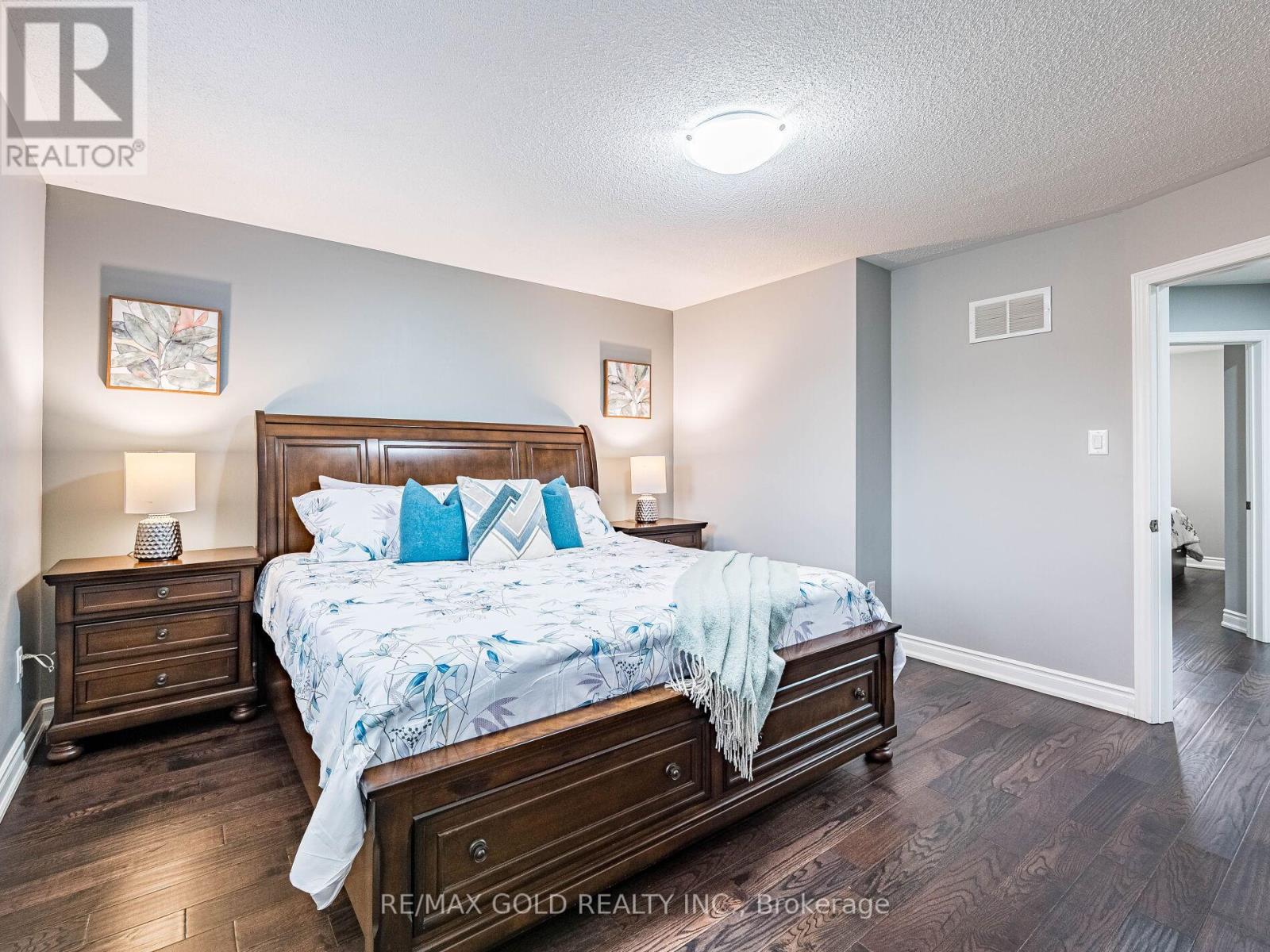 39 Tessler Crescent, Brampton, Ontario  L6X 4P8 - Photo 19 - W12470651