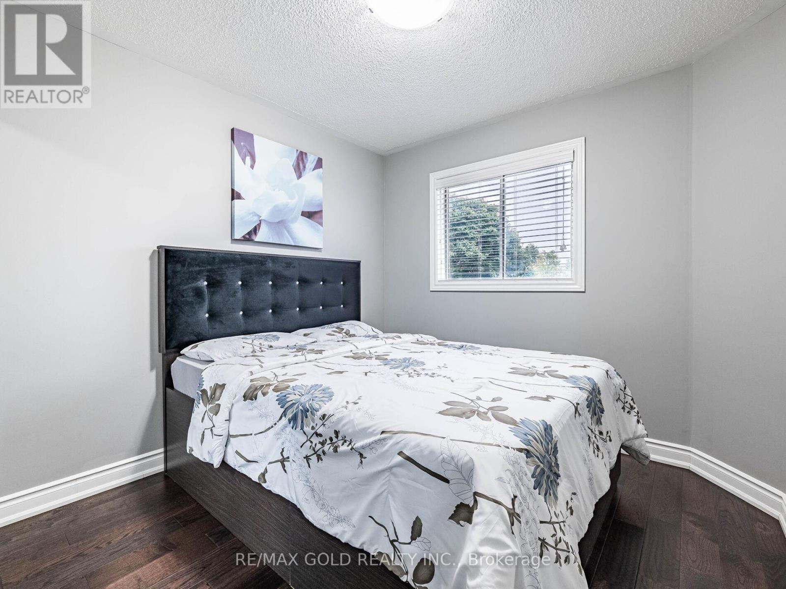 39 Tessler Crescent, Brampton, Ontario  L6X 4P8 - Photo 22 - W12470651