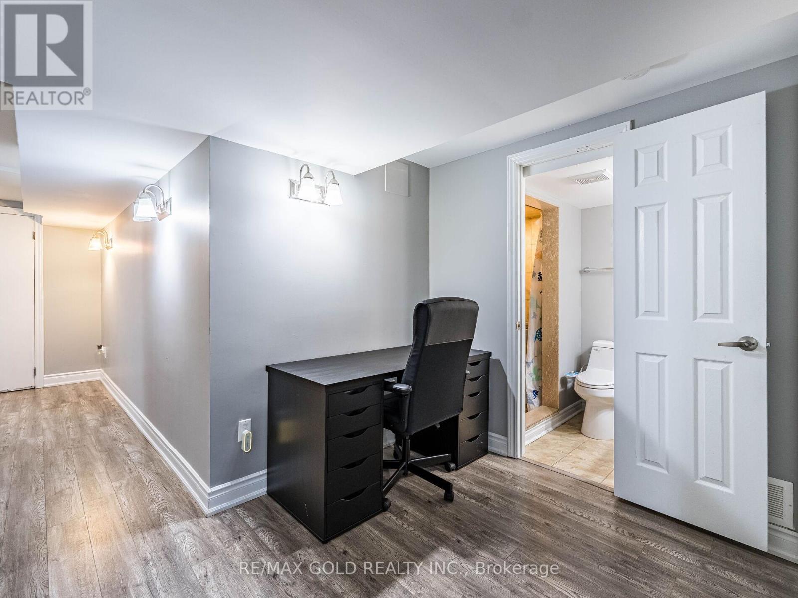 39 Tessler Crescent, Brampton, Ontario  L6X 4P8 - Photo 29 - W12470651