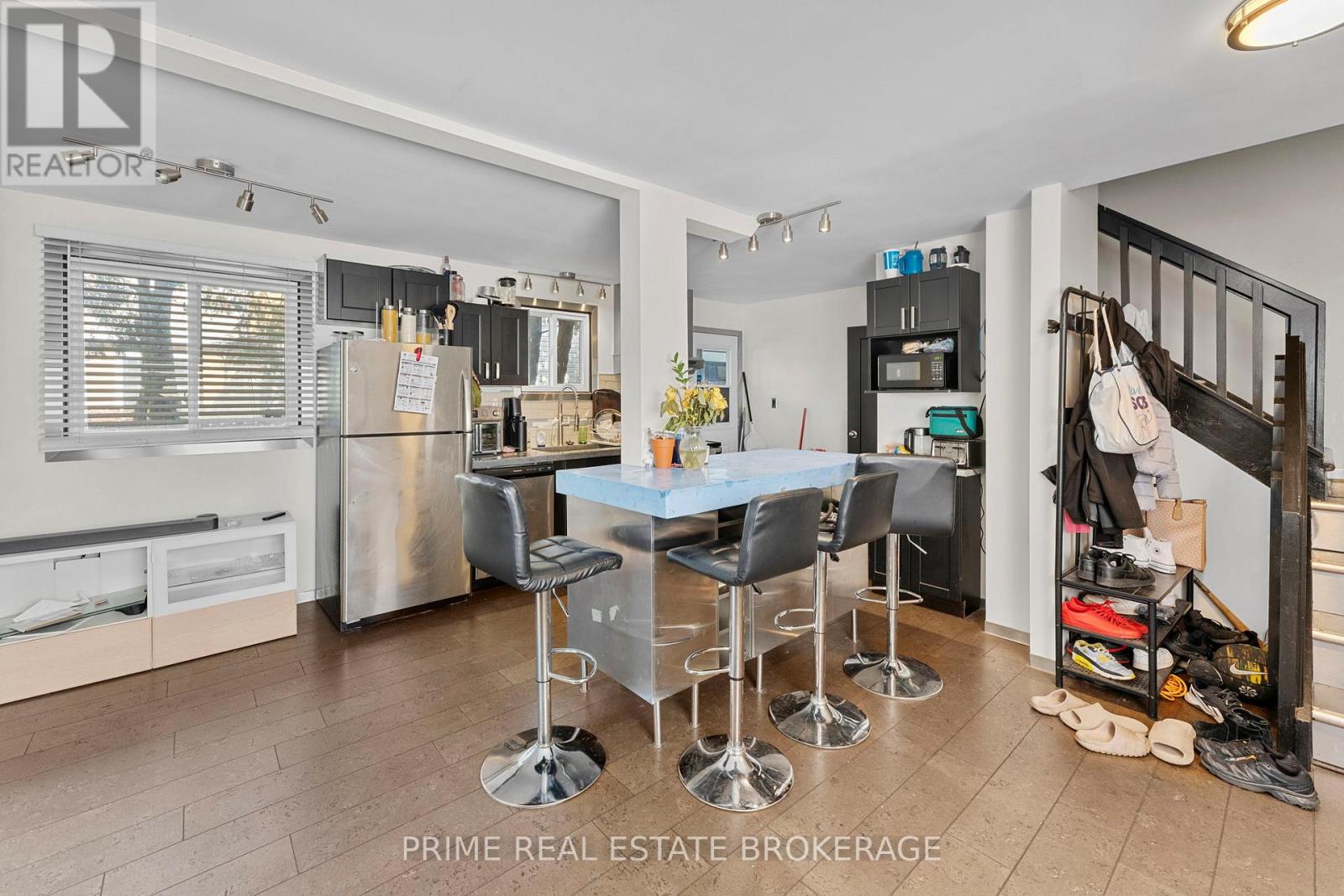 583 Maitland Street, London East, Ontario  N6B 2Z8 - Photo 4 - X12467478