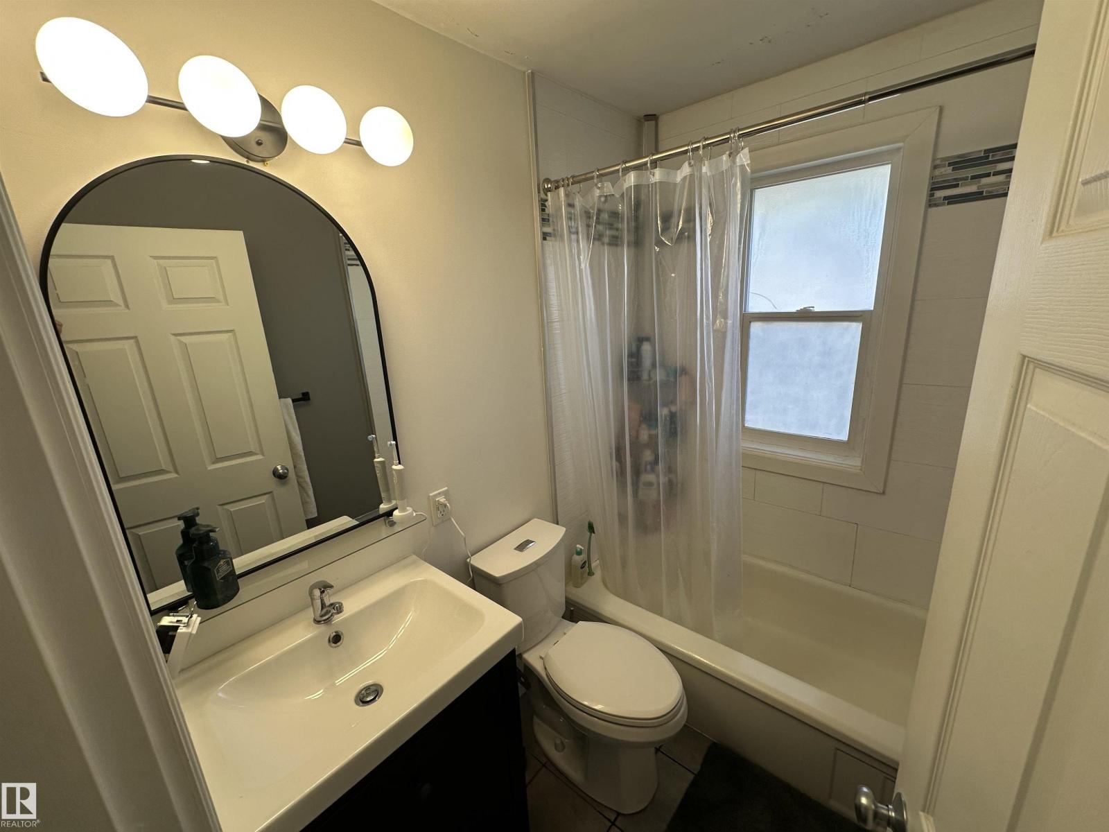 10447 81 St Nw, Edmonton, Alberta  T6A 3K9 - Photo 11 - E4462738