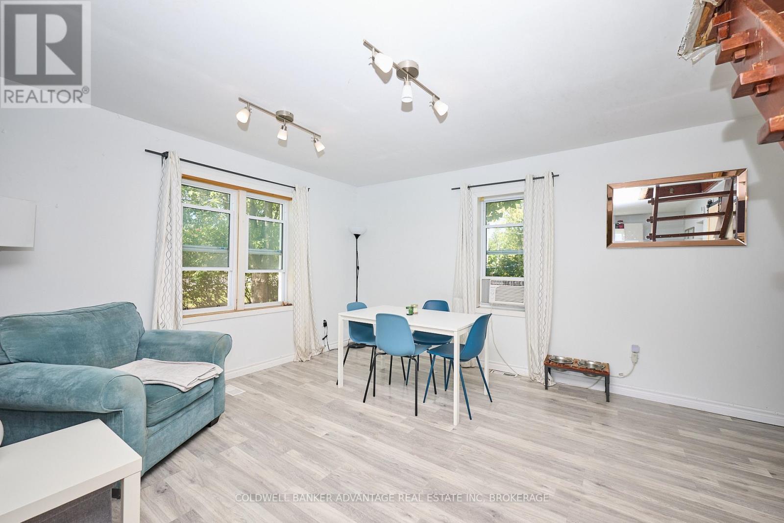 1123 Pelham Street, Pelham, Ontario  L3C 3E4 - Photo 11 - X12470667