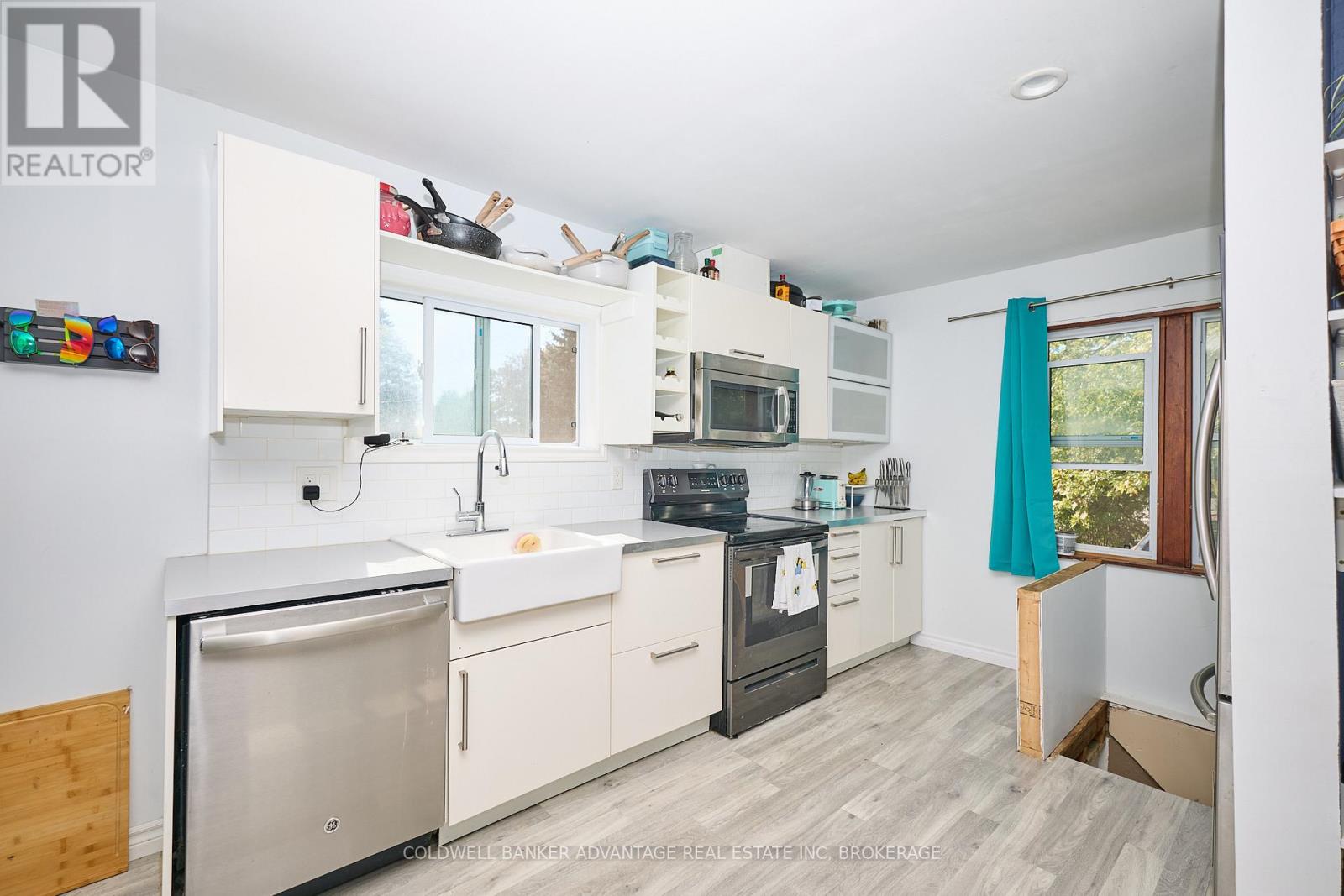 1123 Pelham Street, Pelham, Ontario  L3C 3E4 - Photo 15 - X12470667