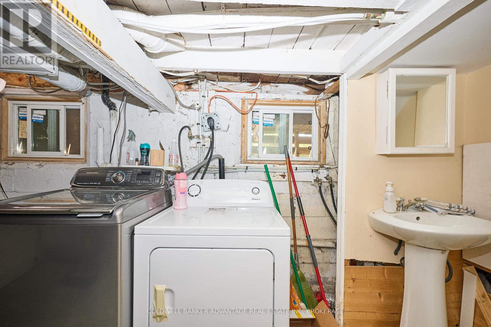 1123 Pelham Street, Pelham, Ontario  L3C 3E4 - Photo 30 - X12470667