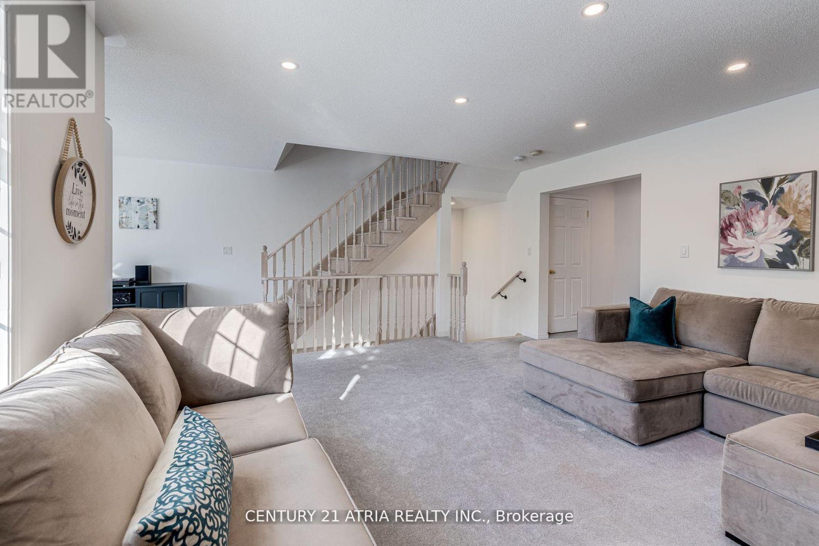 16 Hartney Drive, Richmond Hill, Ontario  L4S 0J8 - Photo 11 - N12201546