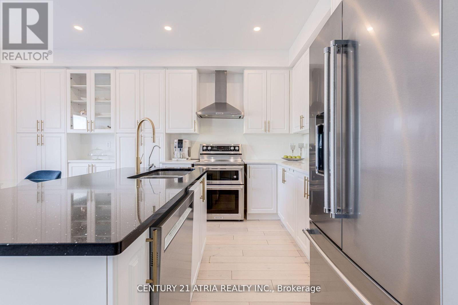 16 Hartney Drive, Richmond Hill, Ontario  L4S 0J8 - Photo 4 - N12201546