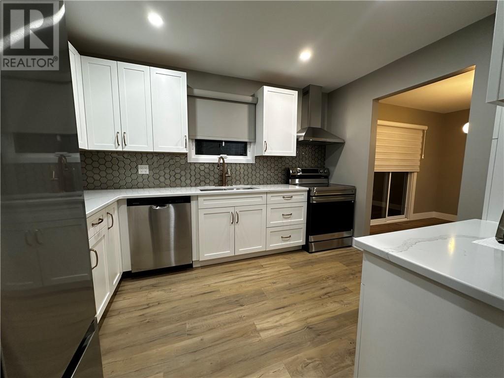 1855 Springdale, Sudbury, Ontario  P3A 5H9 - Photo 4 - 2125120