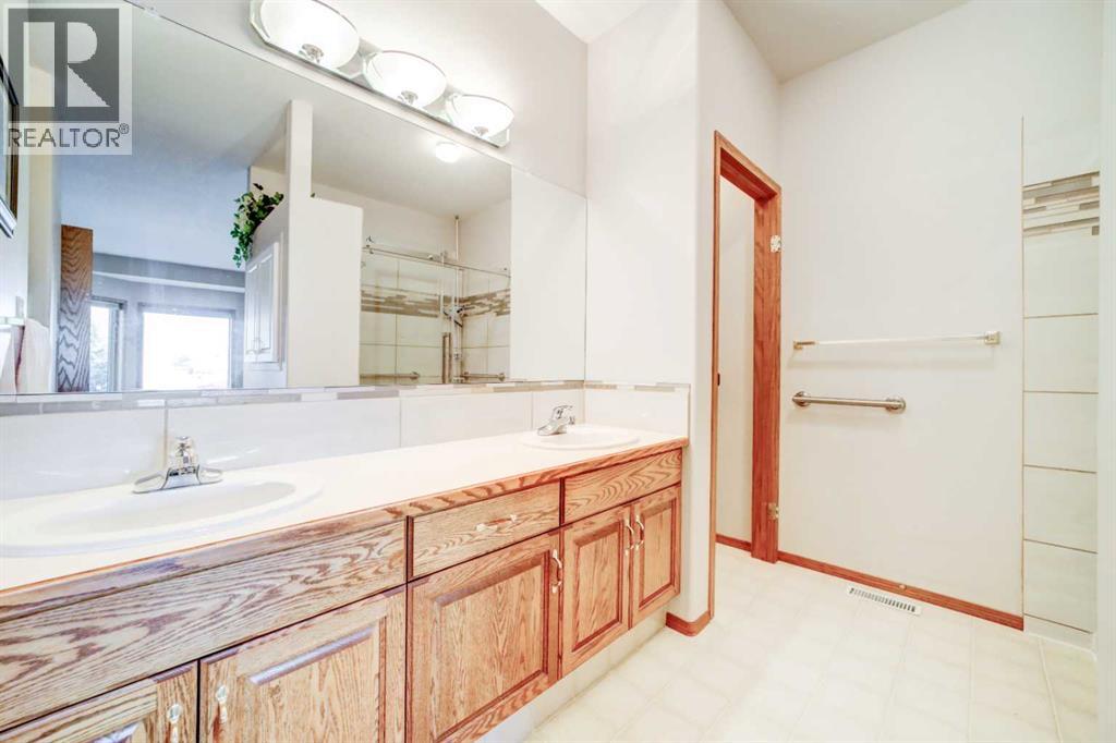 115, 3045 Fairway Street S, Lethbridge, Alberta  T1K 7L4 - Photo 25 - A2265219