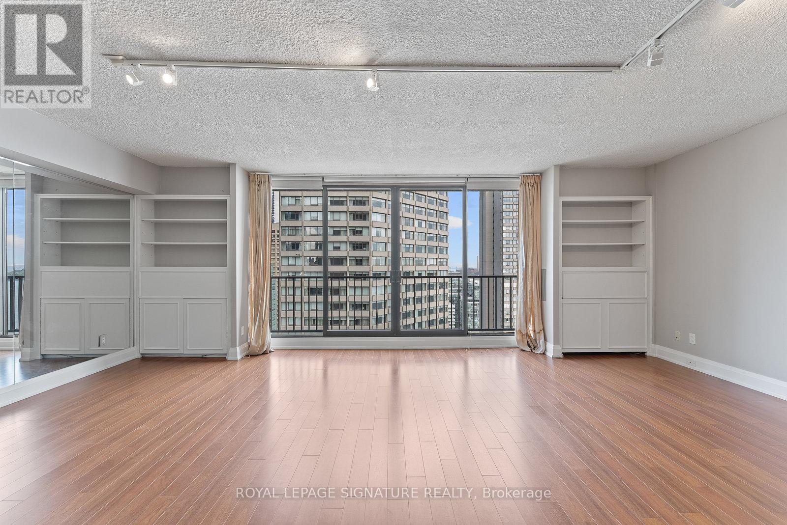 2436 - 33 Harbour Square, Toronto, Ontario  M5J 2G2 - Photo 11 - C12470664