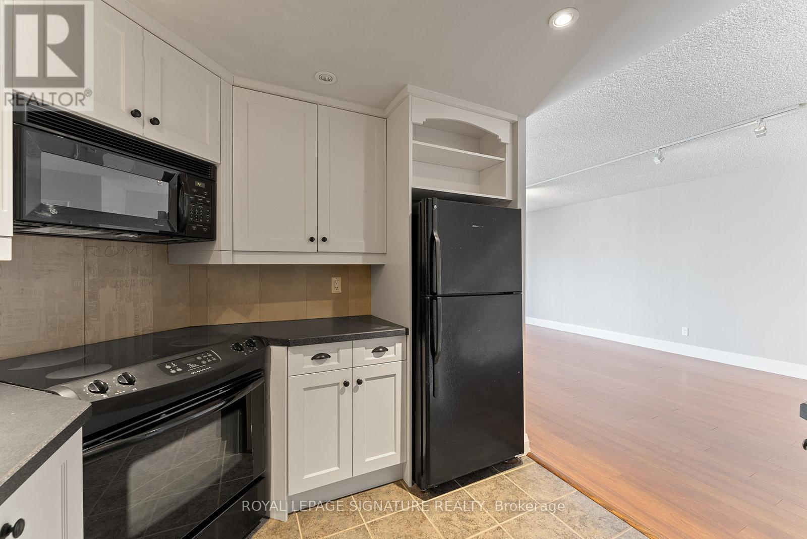 2436 - 33 Harbour Square, Toronto, Ontario  M5J 2G2 - Photo 14 - C12470664