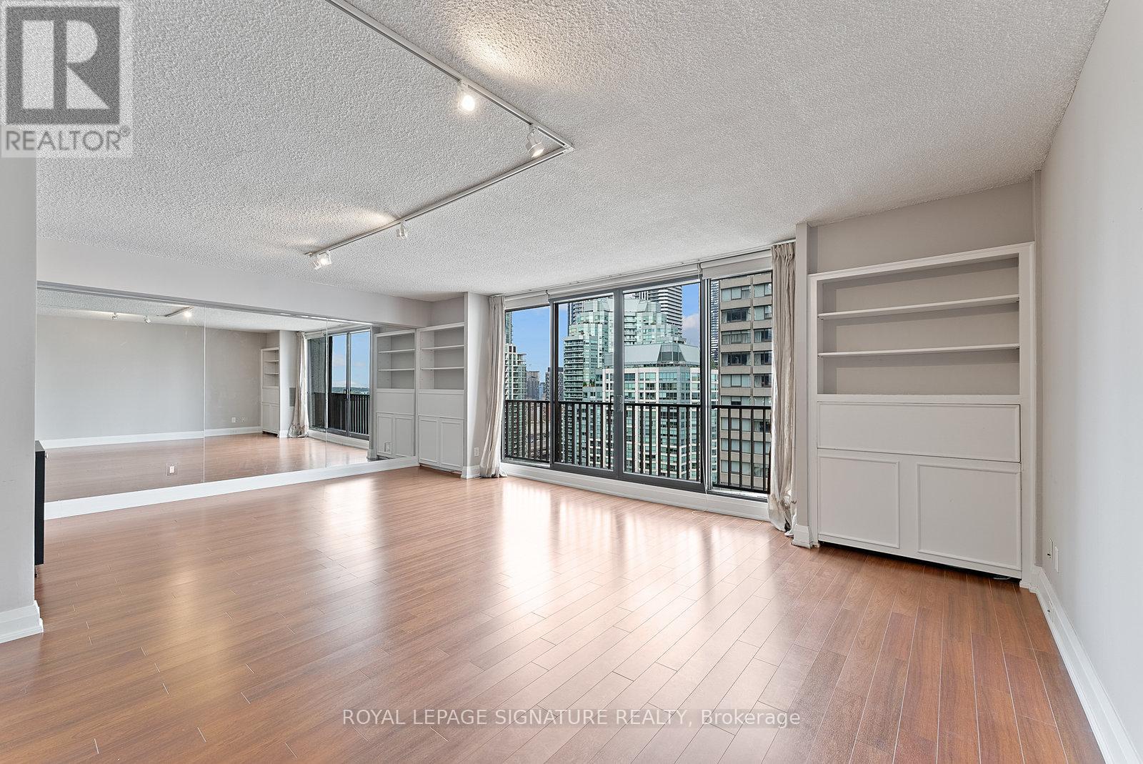2436 - 33 Harbour Square, Toronto, Ontario  M5J 2G2 - Photo 4 - C12470664