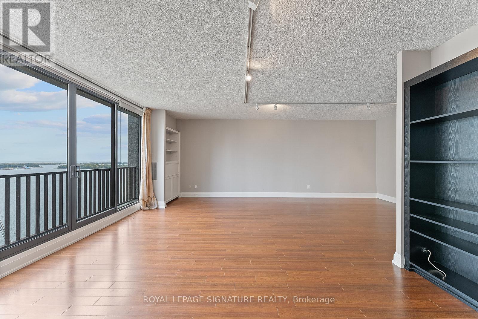 2436 - 33 Harbour Square, Toronto, Ontario  M5J 2G2 - Photo 9 - C12470664