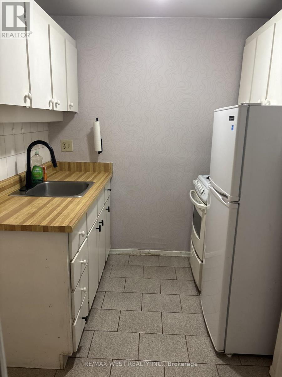 1 - 1061 Bathurst Street, Toronto, Ontario  M5R 3G8 - Photo 3 - C12470679