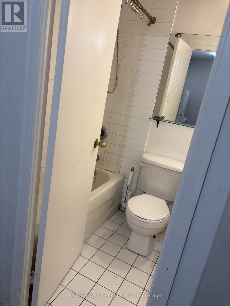 1 - 1061 Bathurst Street, Toronto, Ontario  M5R 3G8 - Photo 5 - C12470679
