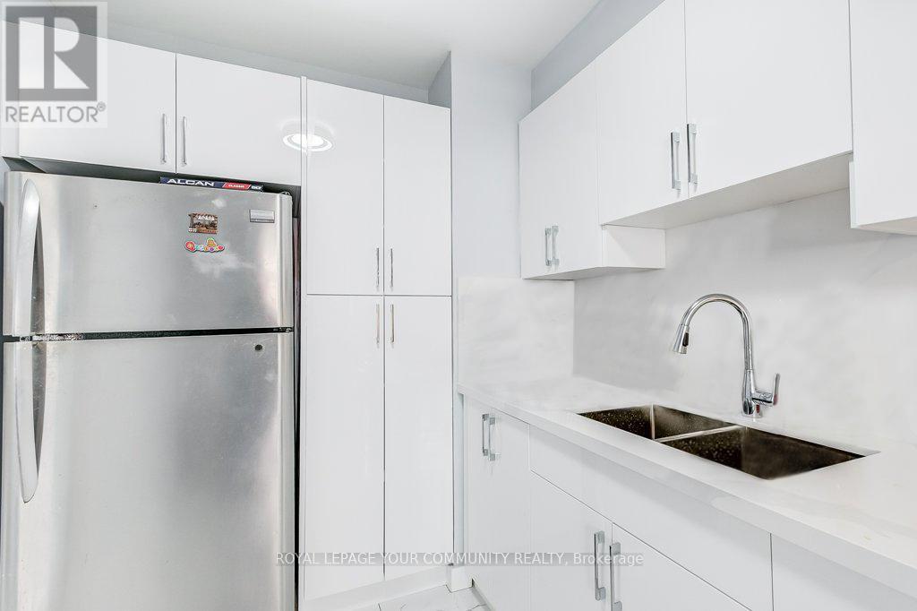 2205 - 1 Massey Square, Toronto, Ontario  M4C 5L4 - Photo 4 - E12368952