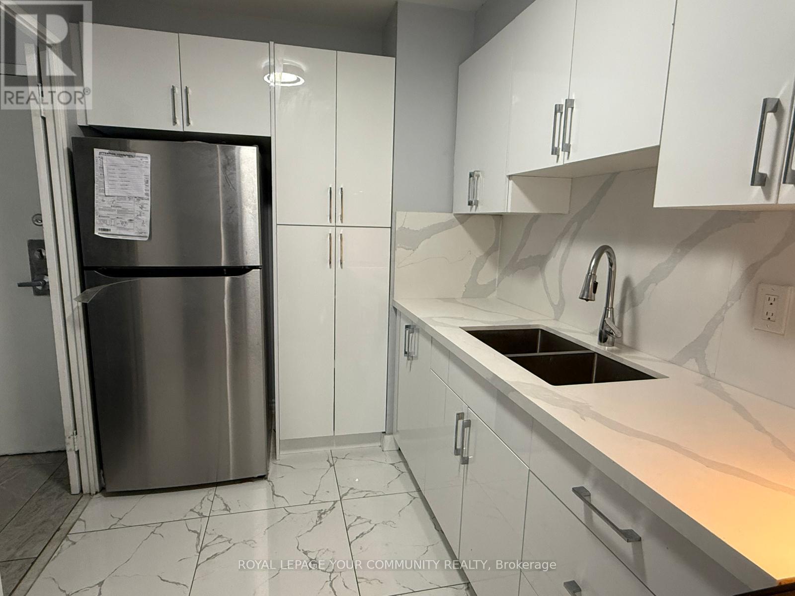 2205 - 1 Massey Square, Toronto, Ontario  M4C 5L4 - Photo 9 - E12368952