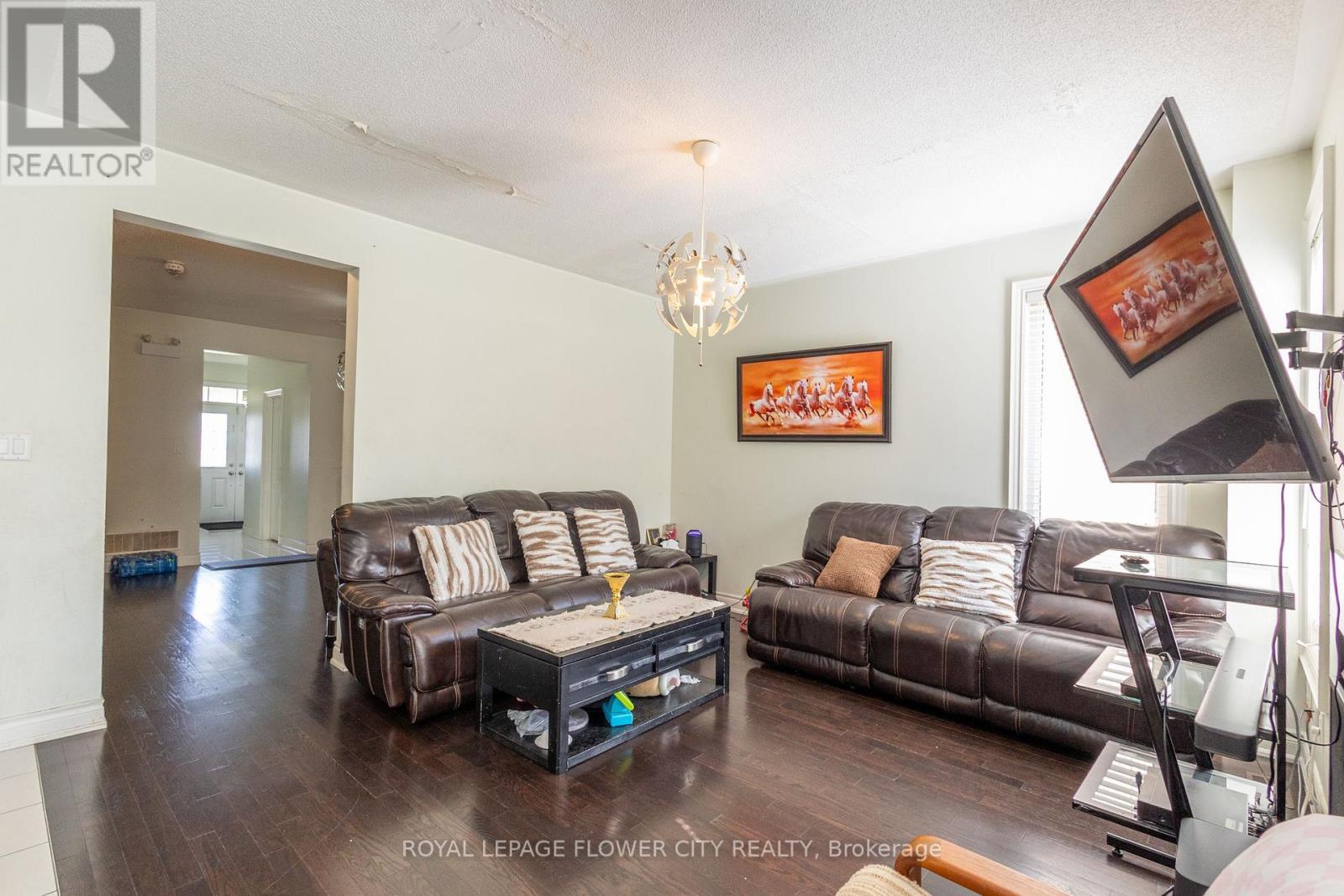 159 Lionhead Golf Club Road, Brampton, Ontario  L6Y 6C2 - Photo 11 - W12470665
