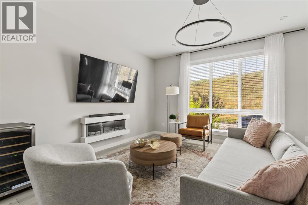 3048 85 Street Sw, Calgary, Alberta  T3H 6C7 - Photo 3 - A2259282