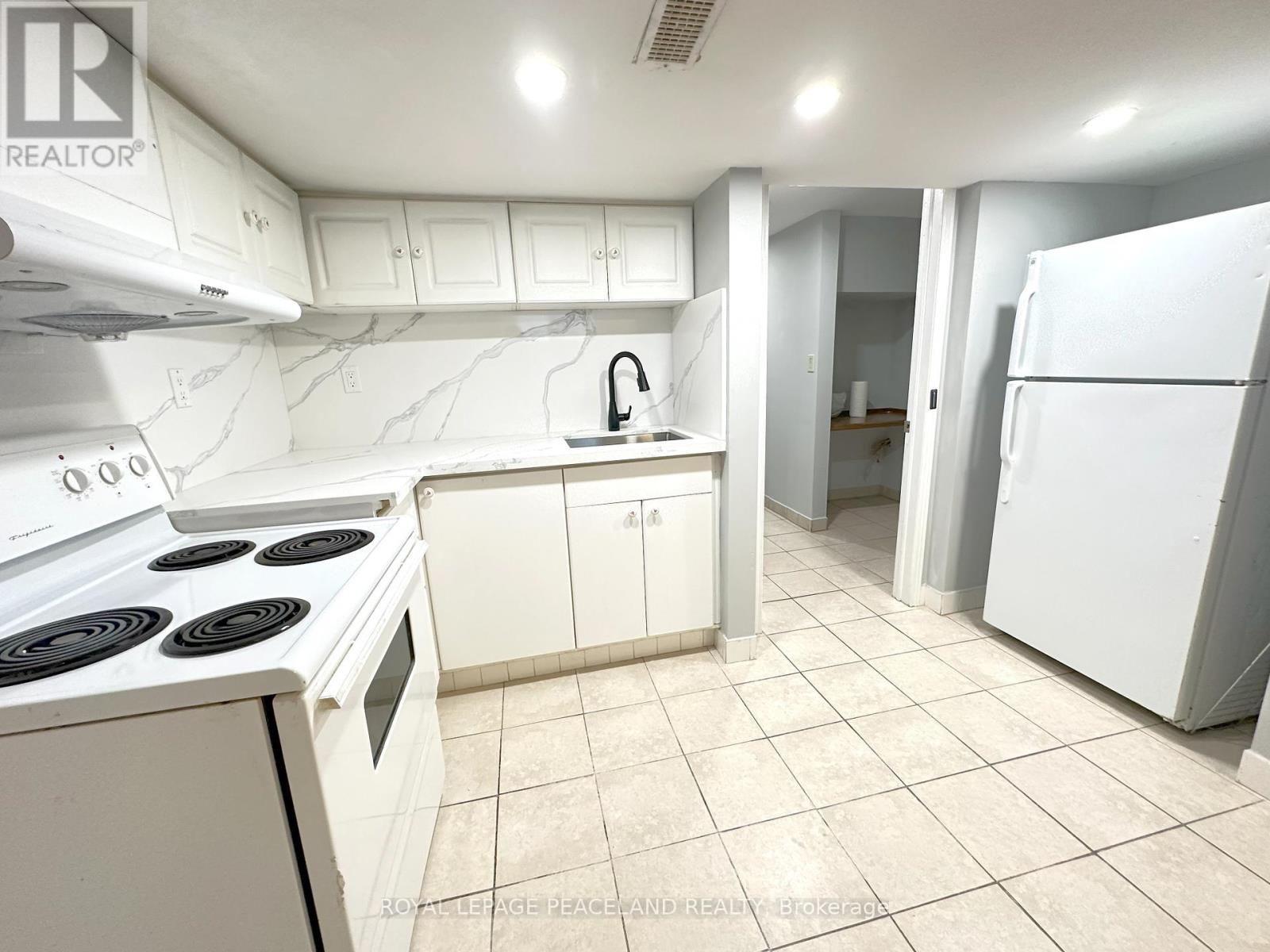 423 Osiris Drive, Richmond Hill, Ontario  L4C 2R1 - Photo 12 - N12470685