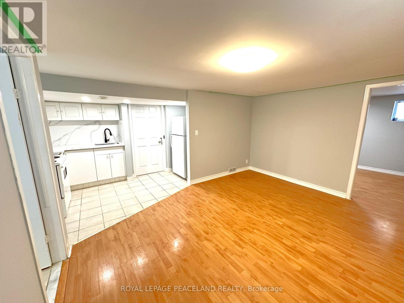 423 Osiris Drive, Richmond Hill, Ontario  L4C 2R1 - Photo 6 - N12470685