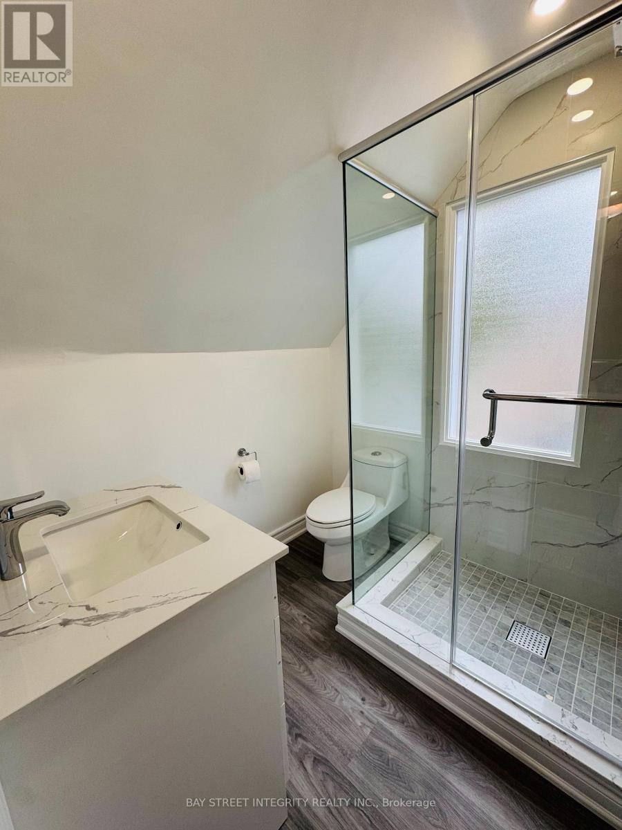 120 Lawrence Avenue, Richmond Hill, Ontario  L4C 1Z3 - Photo 14 - N12470698
