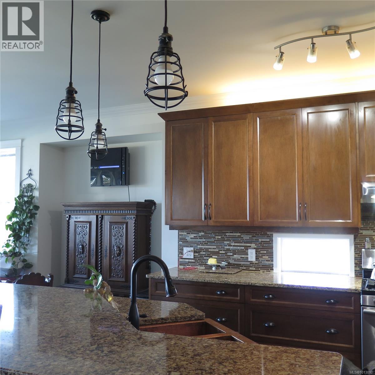 426 Davis Rd, Ladysmith, British Columbia  V0R 2E0 - Photo 8 - 1013092