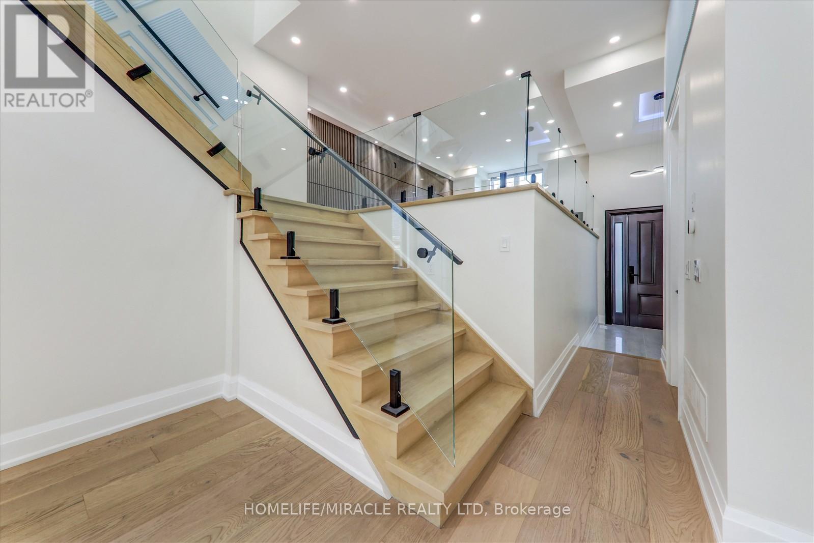 245 Ferris Road, Toronto (O'connor-Parkview), Ontario  M4B 1H2 - Photo 12 - E12469651