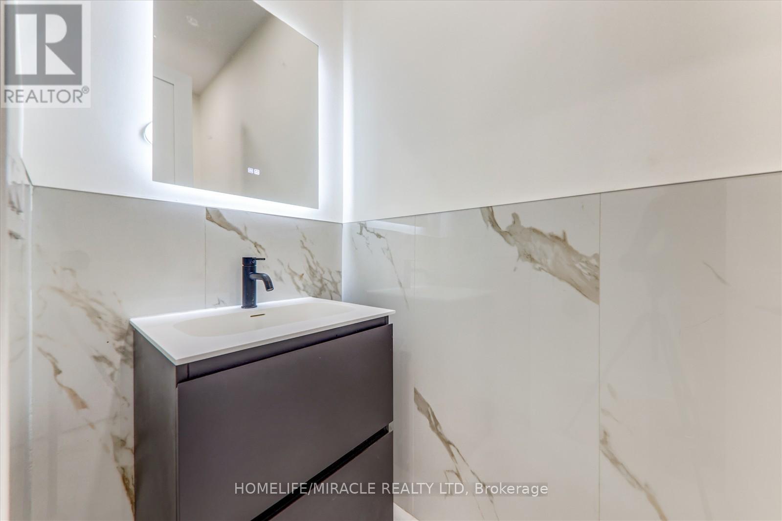 245 Ferris Road, Toronto (O'connor-Parkview), Ontario  M4B 1H2 - Photo 11 - E12469651