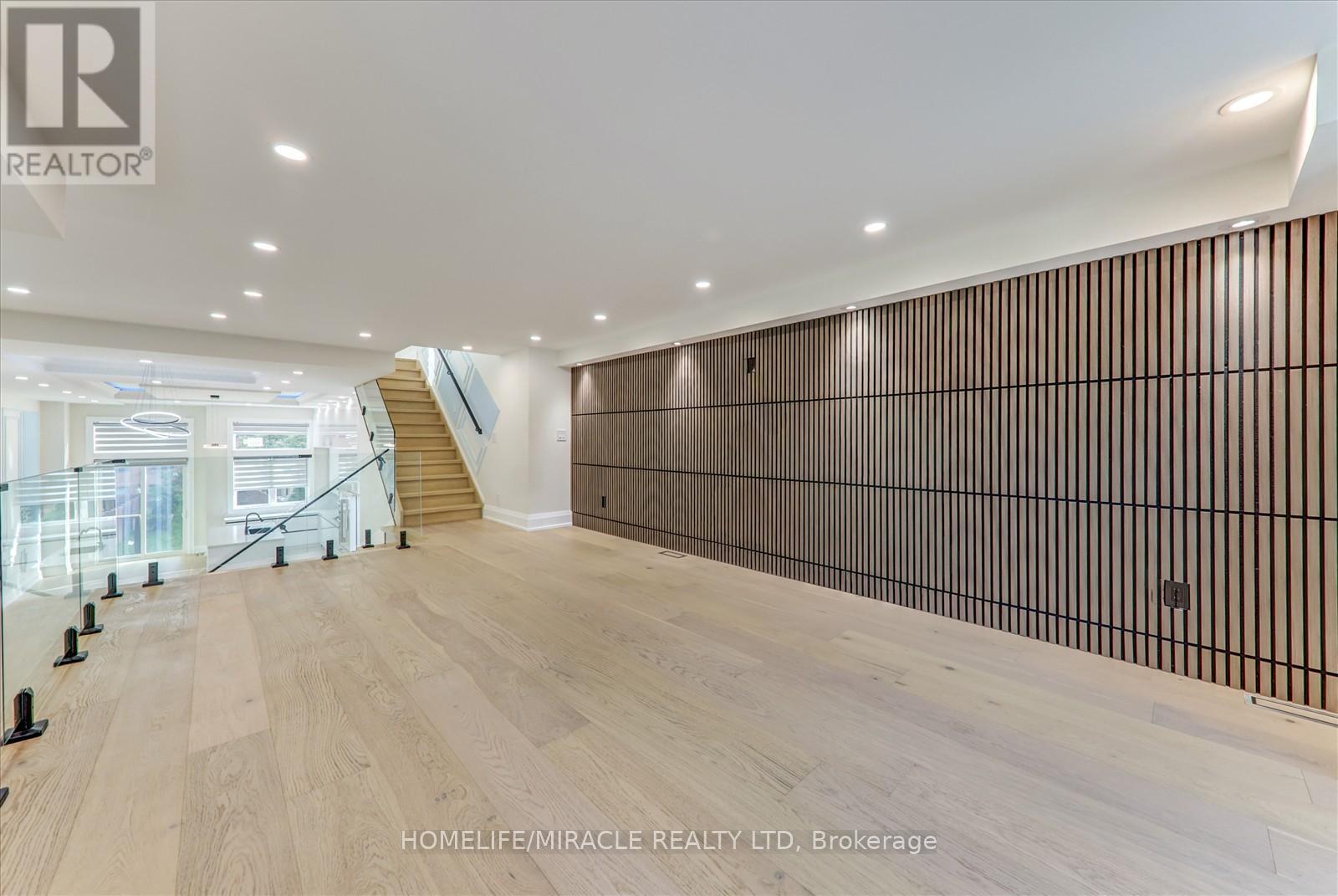 245 Ferris Road, Toronto (O'connor-Parkview), Ontario  M4B 1H2 - Photo 13 - E12469651