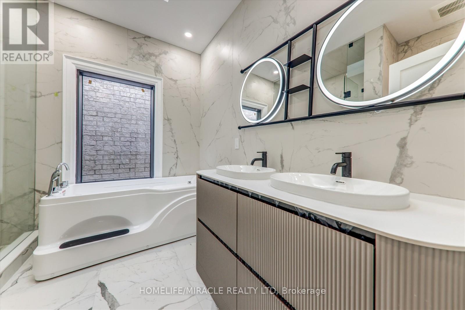245 Ferris Road, Toronto (O'connor-Parkview), Ontario  M4B 1H2 - Photo 18 - E12469651