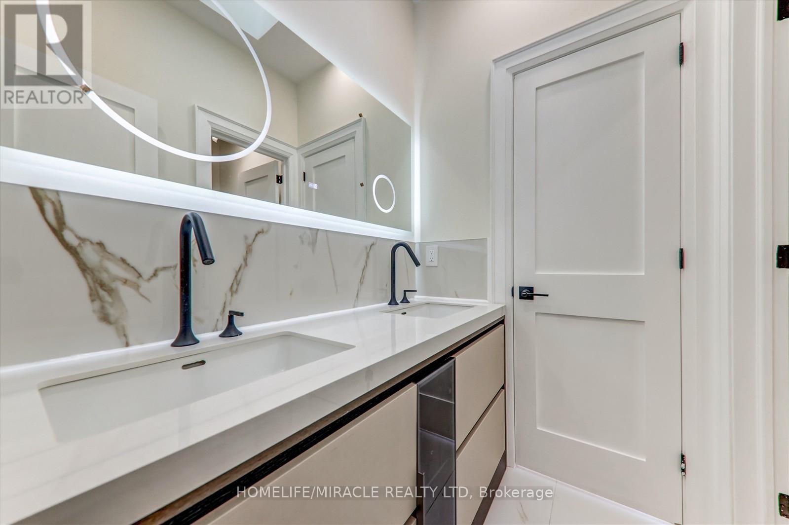 245 Ferris Road, Toronto (O'connor-Parkview), Ontario  M4B 1H2 - Photo 24 - E12469651