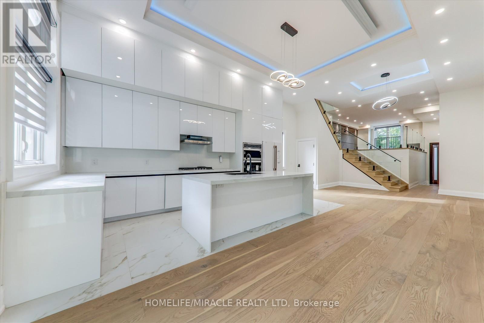 245 Ferris Road, Toronto (O'connor-Parkview), Ontario  M4B 1H2 - Photo 9 - E12469651