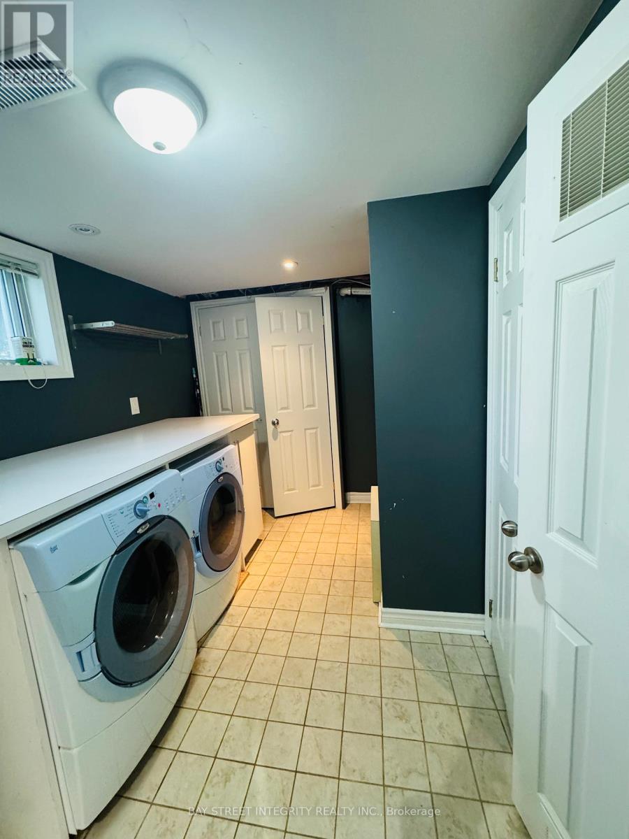 120 Lawrence Avenue, Richmond Hill, Ontario  L4C 1Z3 - Photo 23 - N12470698