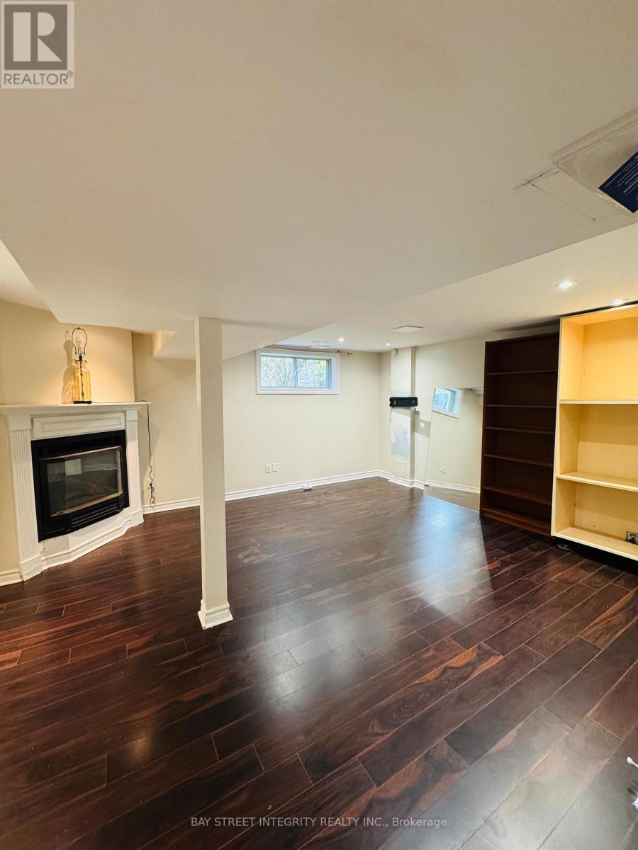120 Lawrence Avenue, Richmond Hill, Ontario  L4C 1Z3 - Photo 20 - N12470698