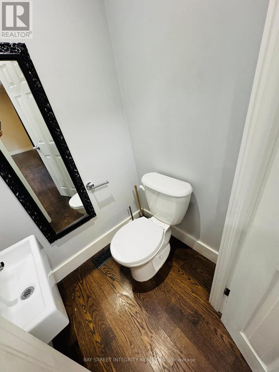 120 Lawrence Avenue, Richmond Hill, Ontario  L4C 1Z3 - Photo 17 - N12470698
