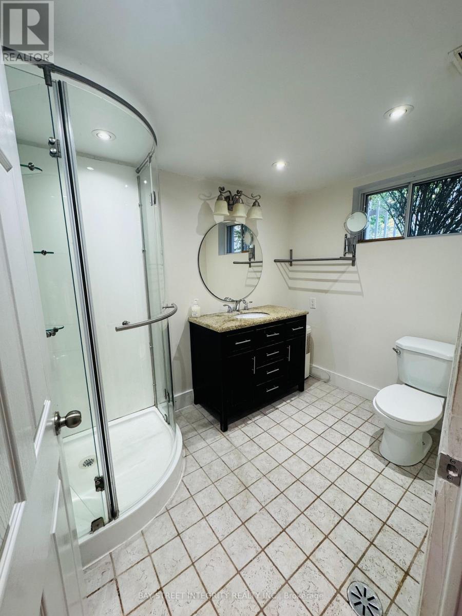 120 Lawrence Avenue, Richmond Hill, Ontario  L4C 1Z3 - Photo 22 - N12470698