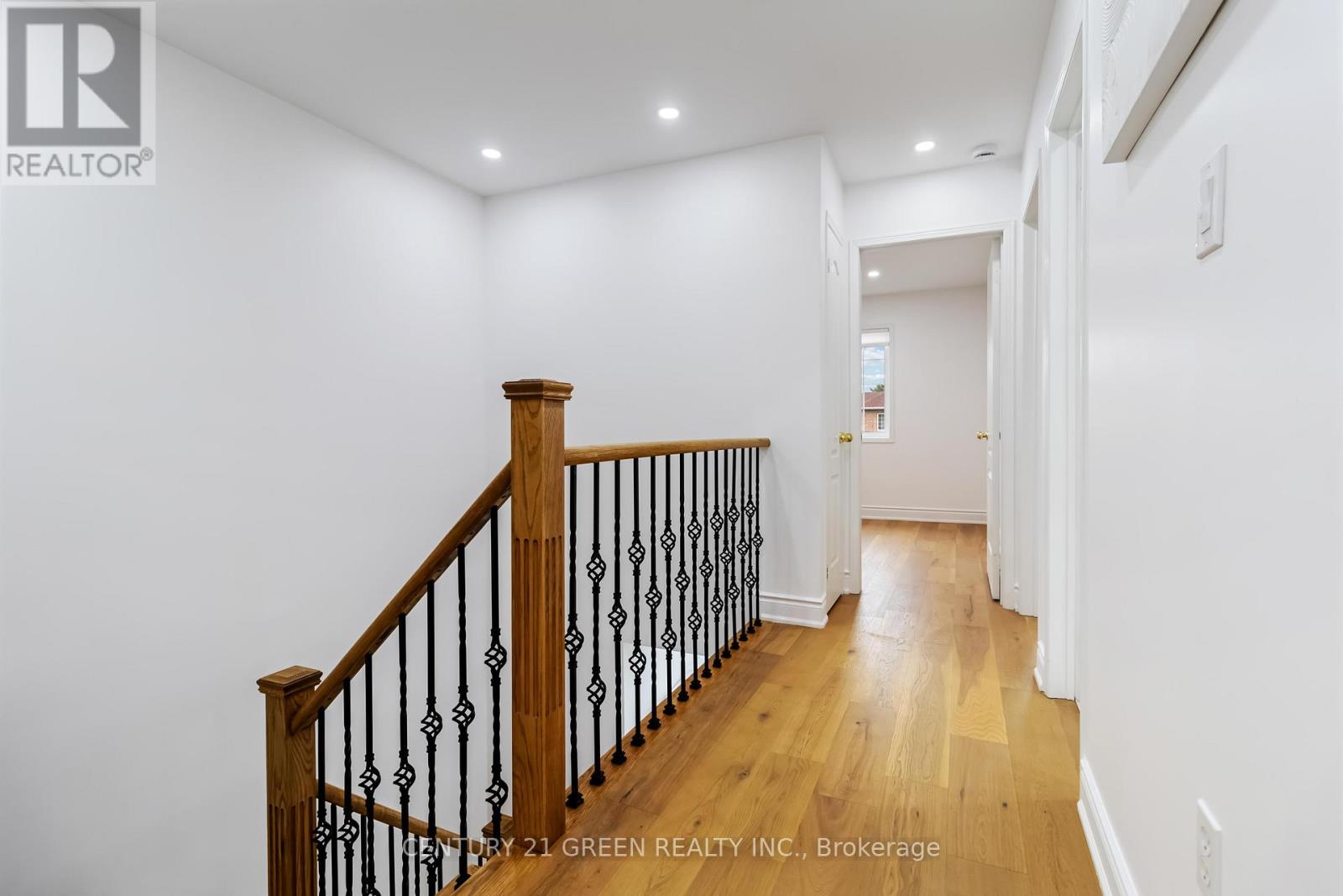 6085 Rowers Crescent, Mississauga, Ontario  L5V 3A2 - Photo 14 - W12470682