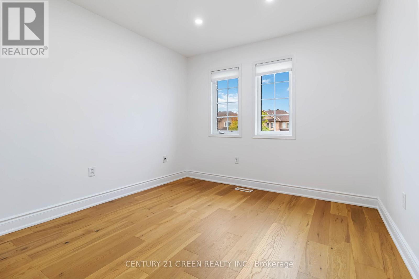 6085 Rowers Crescent, Mississauga, Ontario  L5V 3A2 - Photo 15 - W12470682