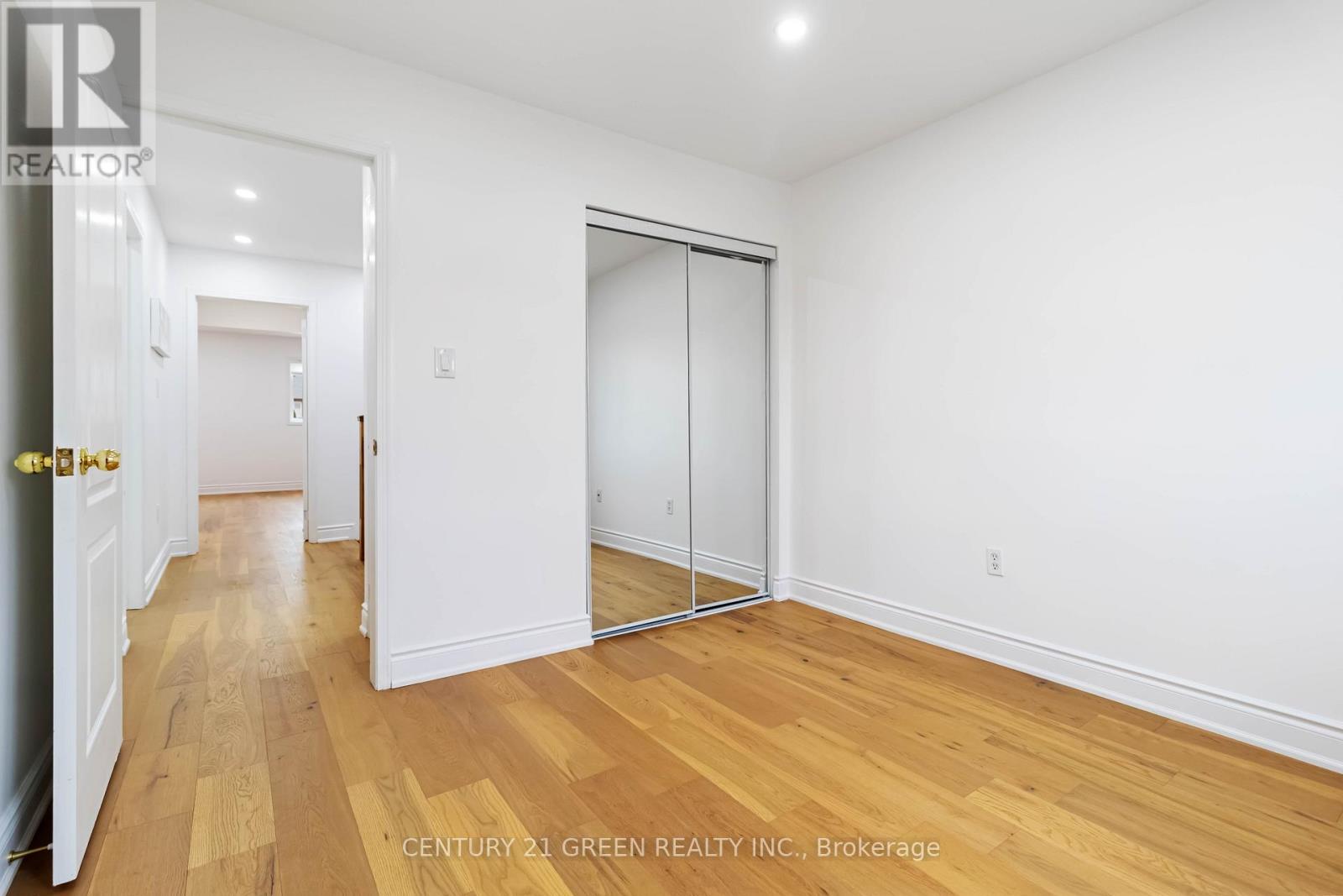 6085 Rowers Crescent, Mississauga, Ontario  L5V 3A2 - Photo 16 - W12470682