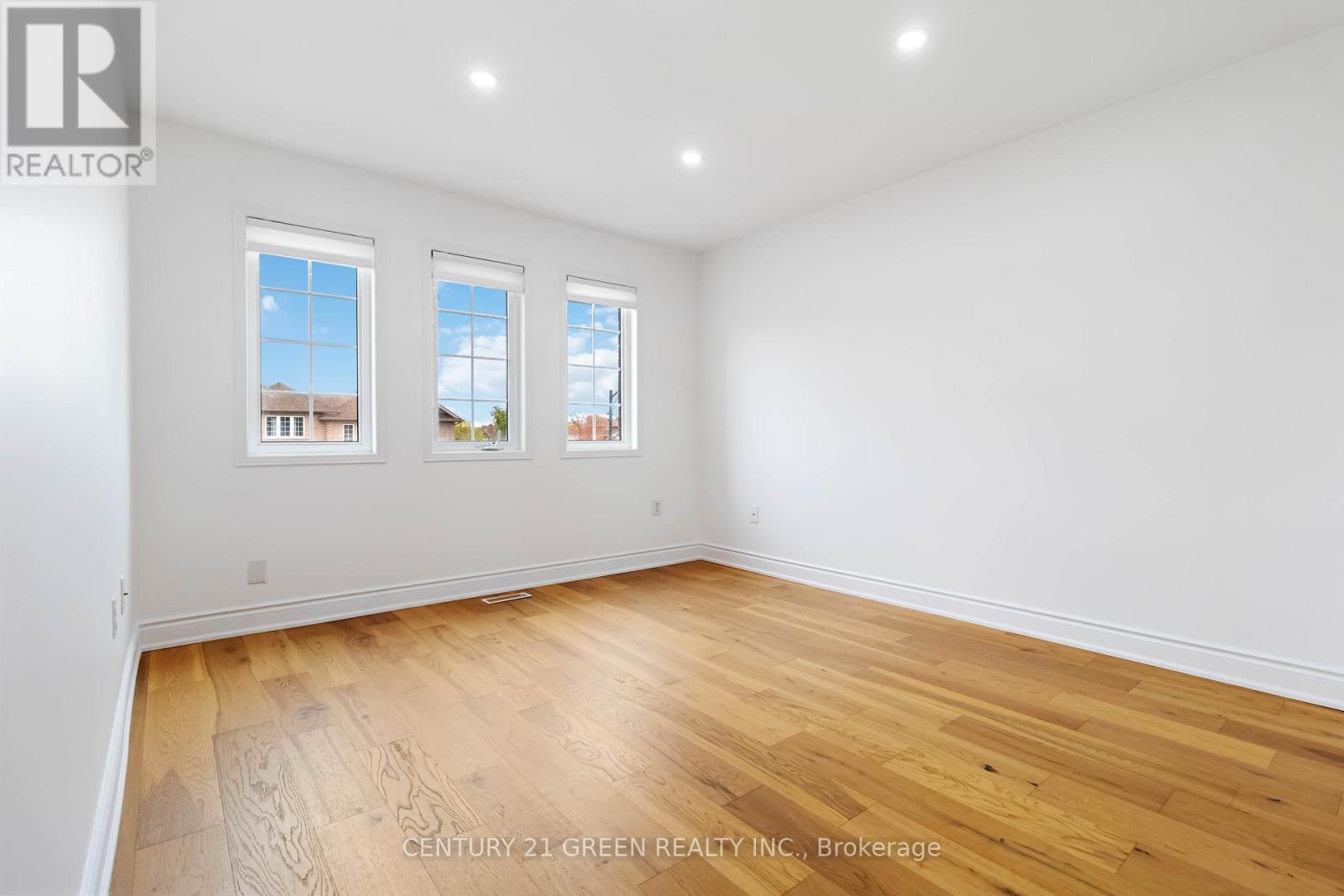 6085 Rowers Crescent, Mississauga, Ontario  L5V 3A2 - Photo 17 - W12470682
